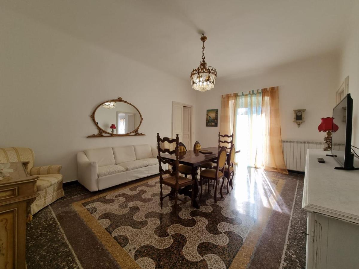Wow Home 2 - 175 Mq - Posteggio Privato - Davanti Porto Traghetti - Fino A 10 Posti Letto - Balcone Genoa Exterior photo