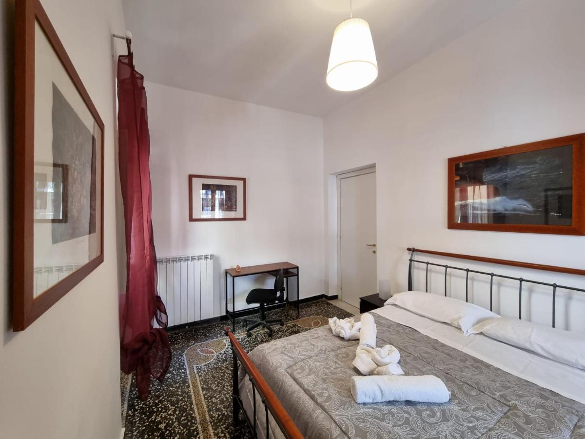 Wow Home 2 - 175 Mq - Posteggio Privato - Davanti Porto Traghetti - Fino A 10 Posti Letto - Balcone Genoa Exterior photo